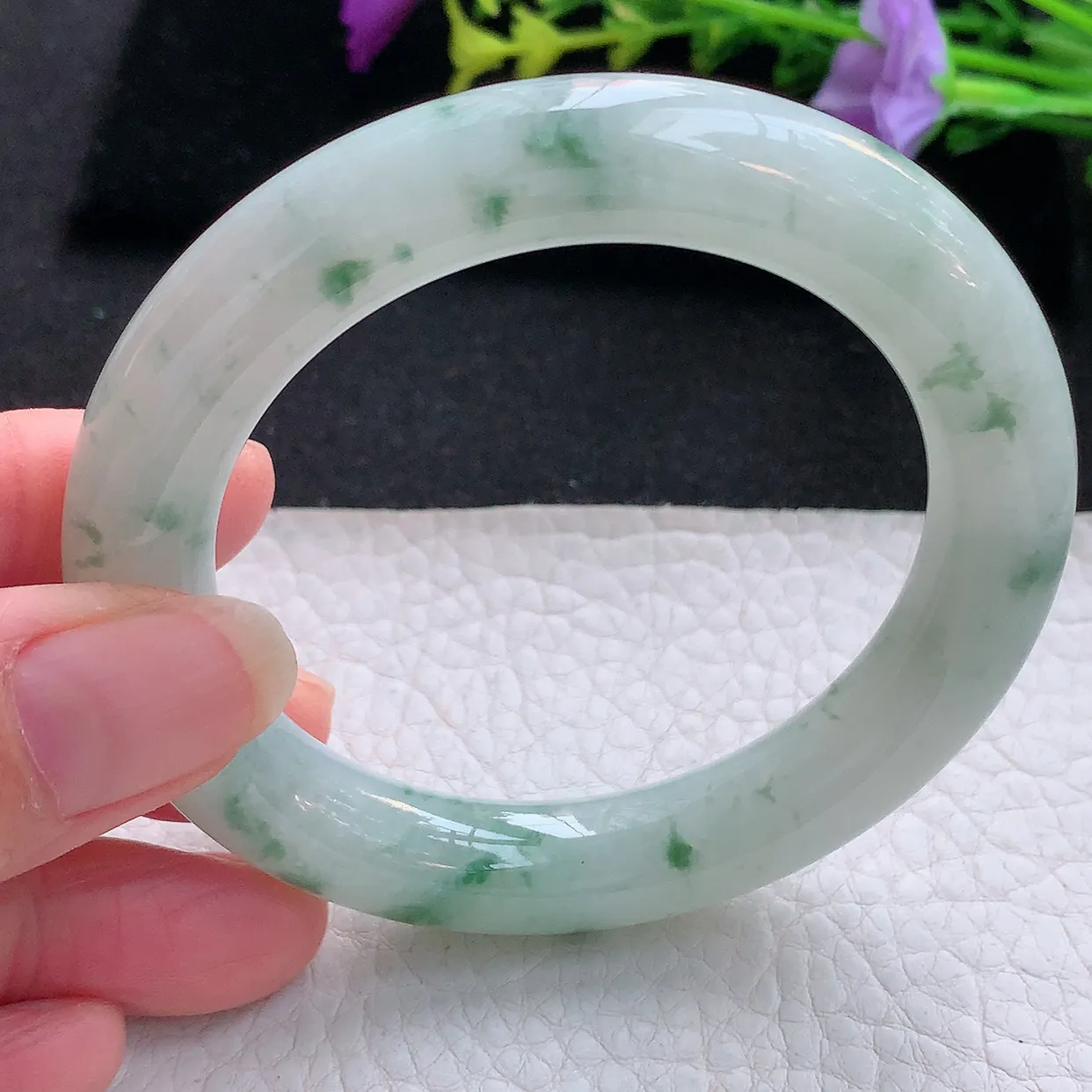 Ee大圈口54*10.8*11圆镯 天然翡翠A货手镯飘花圆条玉镯子，美人镯