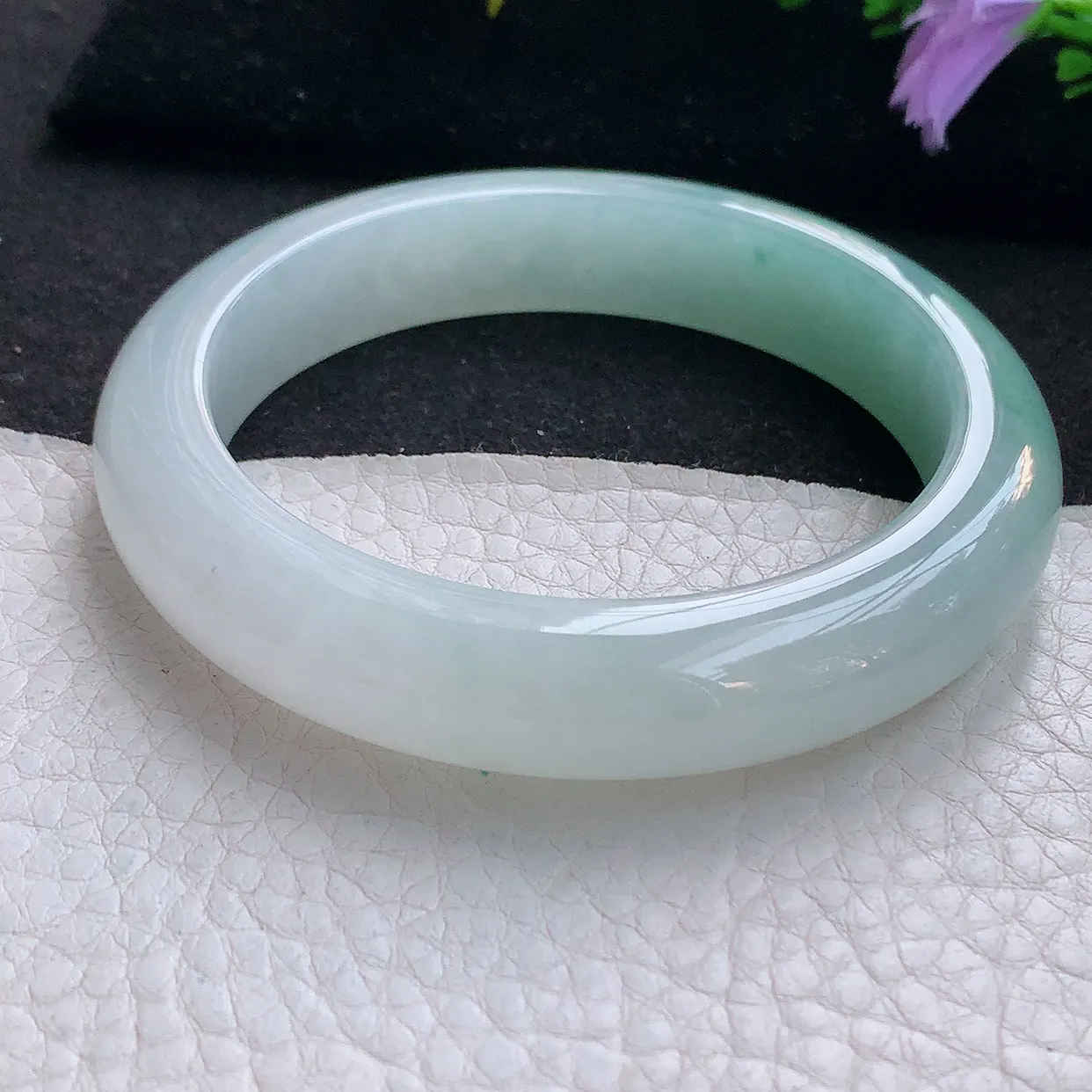 r实拍57*12.5*9平安镯 天然翡翠A货手镯冰透淡绿宽边正圈玉镯子