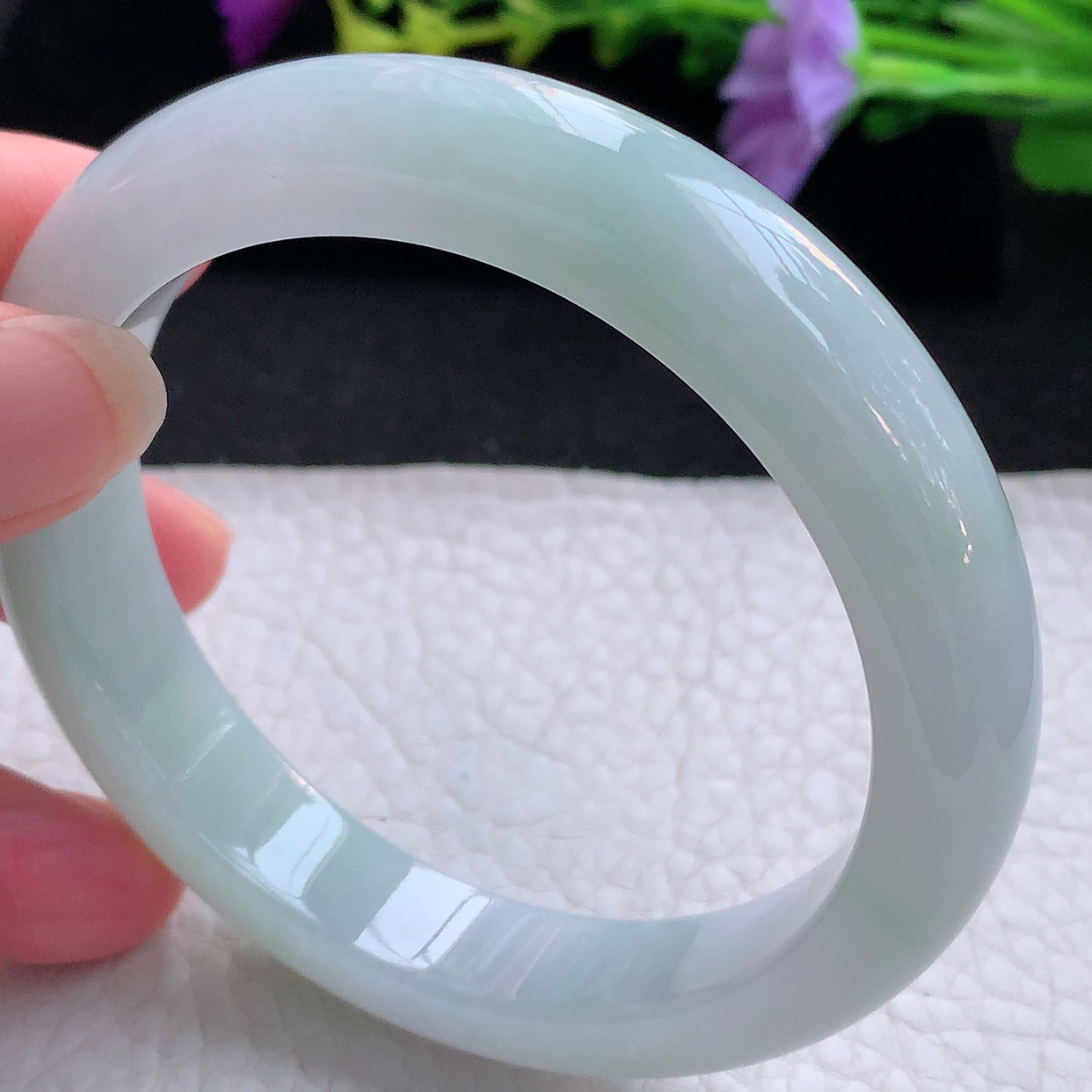 xx大圈口59*12.2*9平安镯 天然翡翠A货手镯冰润淡绿宽边正圈玉镯子