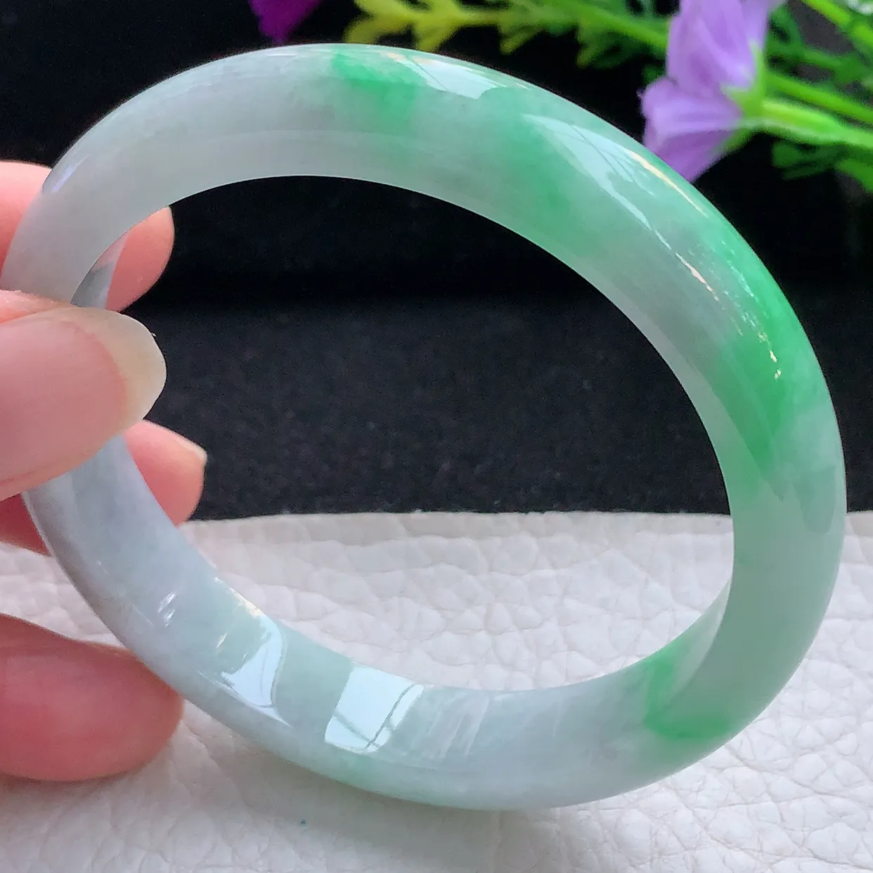 Jm实拍57.8*11.5*7.6平安镯 天然翡翠A货手镯淡绿宽边正圈玉镯子