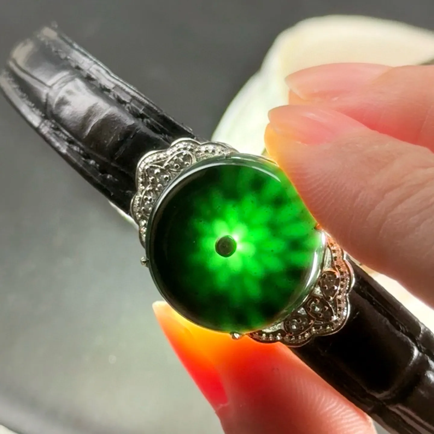 精品18k墨翠平安扣手环 种好色正 黑度极好 打灯通透 油性十足