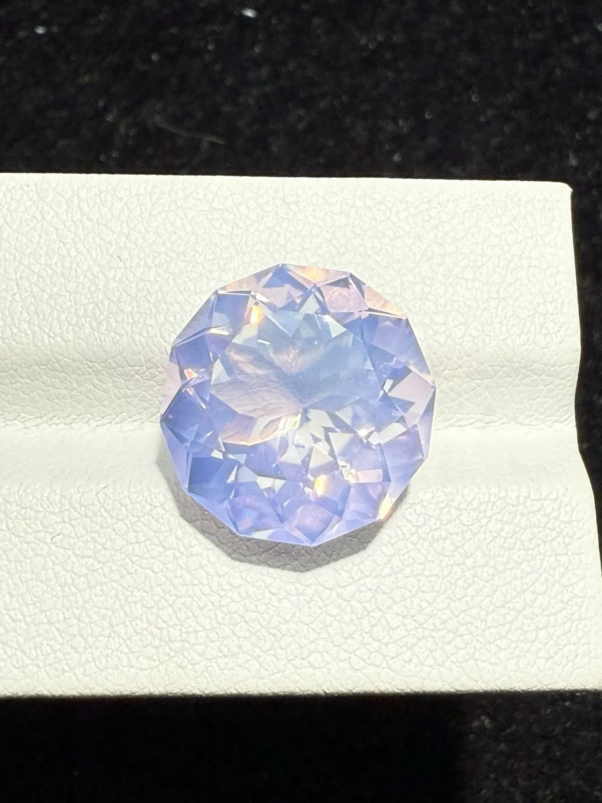 【高端珠宝】天然极美浪漫薰衣草紫晶裸石
重量: 11.475ct  规格: 15*15*9.8毫米
