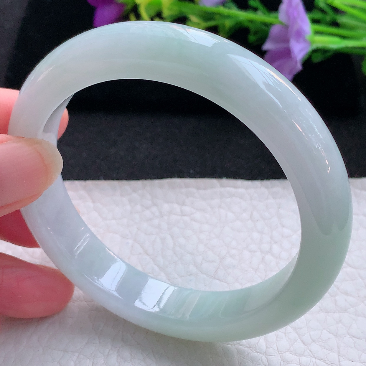 xx大圈口59*12.2*9平安镯 天然翡翠A货手镯冰润淡绿宽边正圈玉镯子