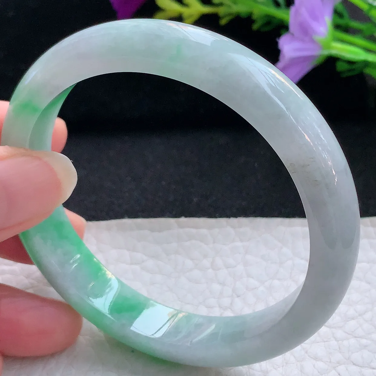 Jm实拍57.8*11.5*7.6平安镯 天然翡翠A货手镯淡绿宽边正圈玉镯子