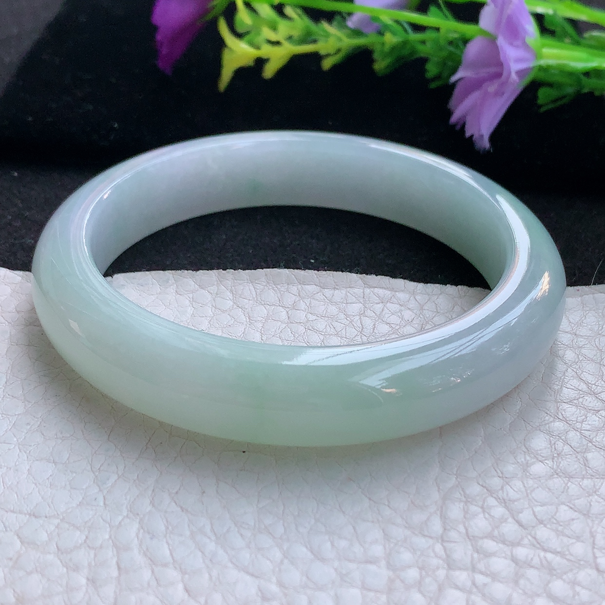 xx大圈口59*12.2*9平安镯 天然翡翠A货手镯冰润淡绿宽边正圈玉镯子