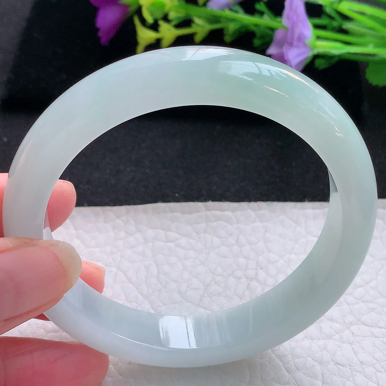 Ee大圈口60.5*12.6*8.5平安镯 天然翡翠A货手镯淡绿宽边正圈玉镯子