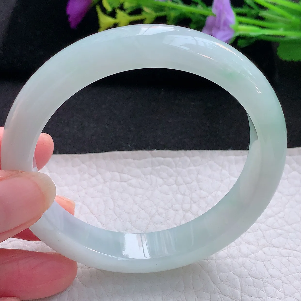 Ee大圈口60.5*12.6*8.5平安镯 天然翡翠A货手镯淡绿宽边正圈玉镯子