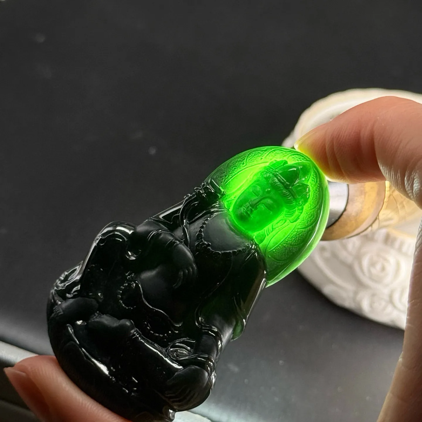 精品墨翠观音 种好色正 黑度足 打灯通透  尺寸60
