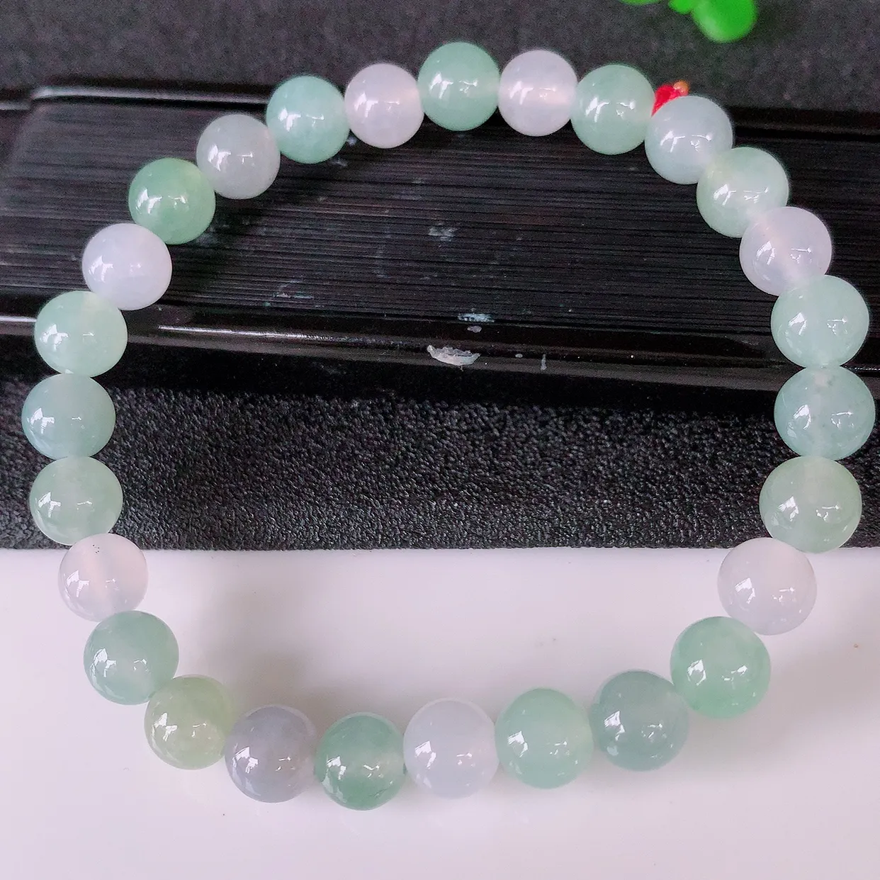 自然光实拍，冰种多宝翡翠手链，多彩翡翠手串，颜色丰富，料子细腻，高档大气，自戴送礼佳品！#46.24