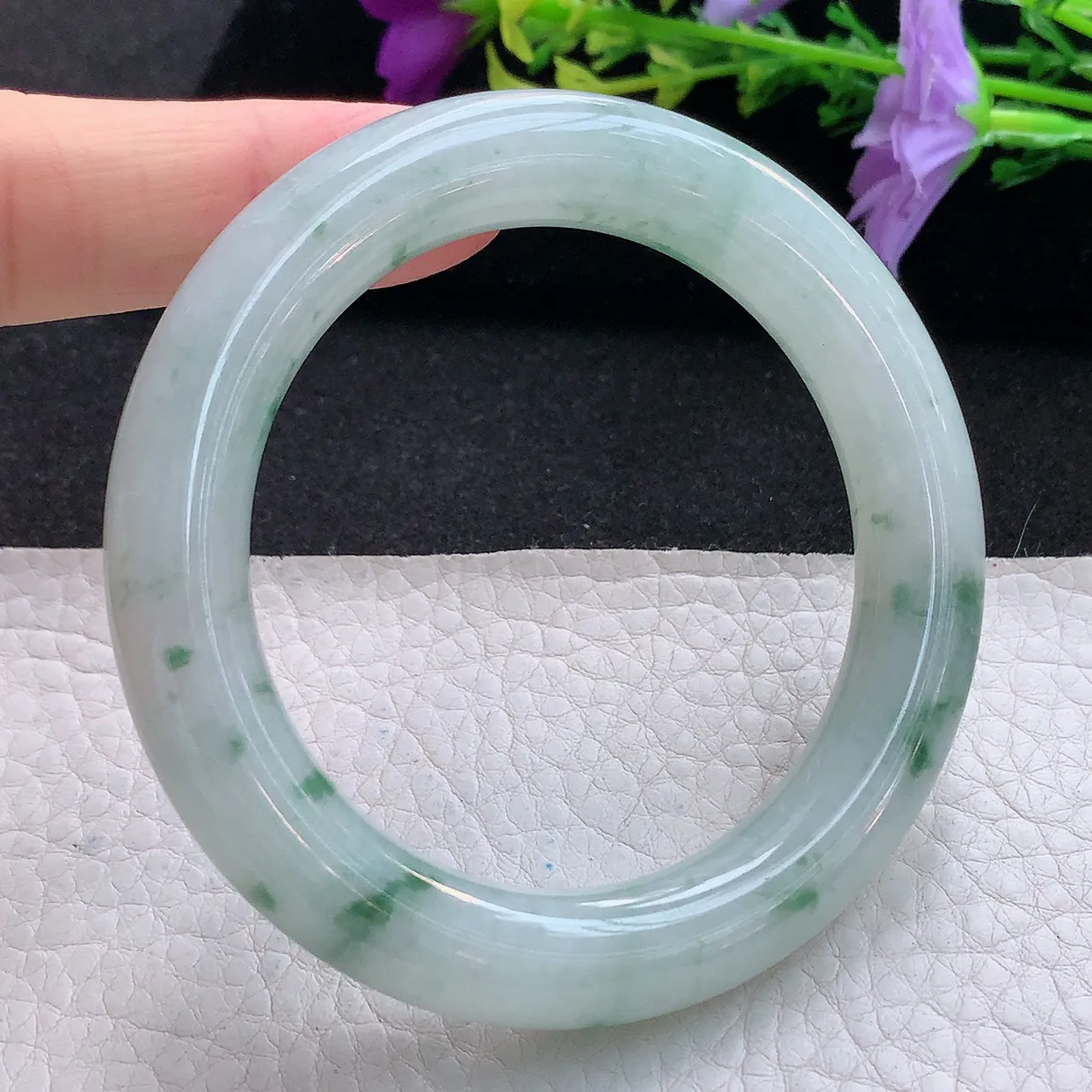 Ee大圈口54*10.8*11圆镯 天然翡翠A货手镯飘花圆条玉镯子，美人镯