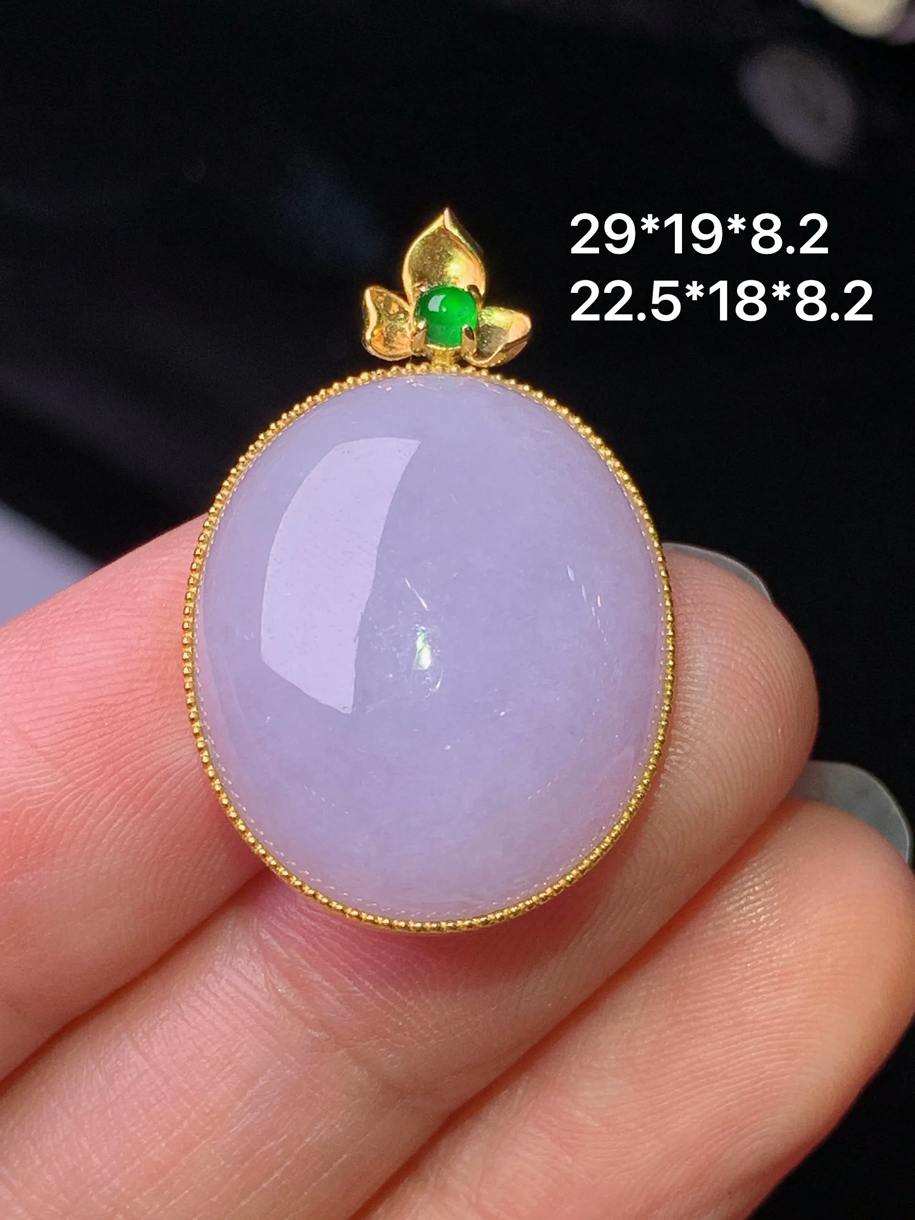 18k金镶嵌紫罗兰蛋面吊坠 玉质细腻 色泽清新艳丽 整体尺寸29*19*8.2