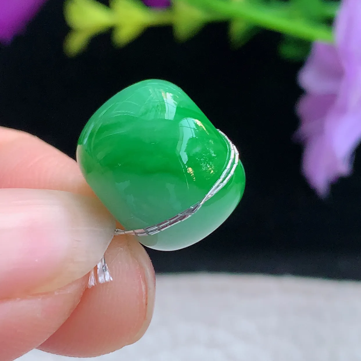 xqa实拍15*12缅甸翡翠飘阳绿转运珠玉坠 路路通锁骨坠