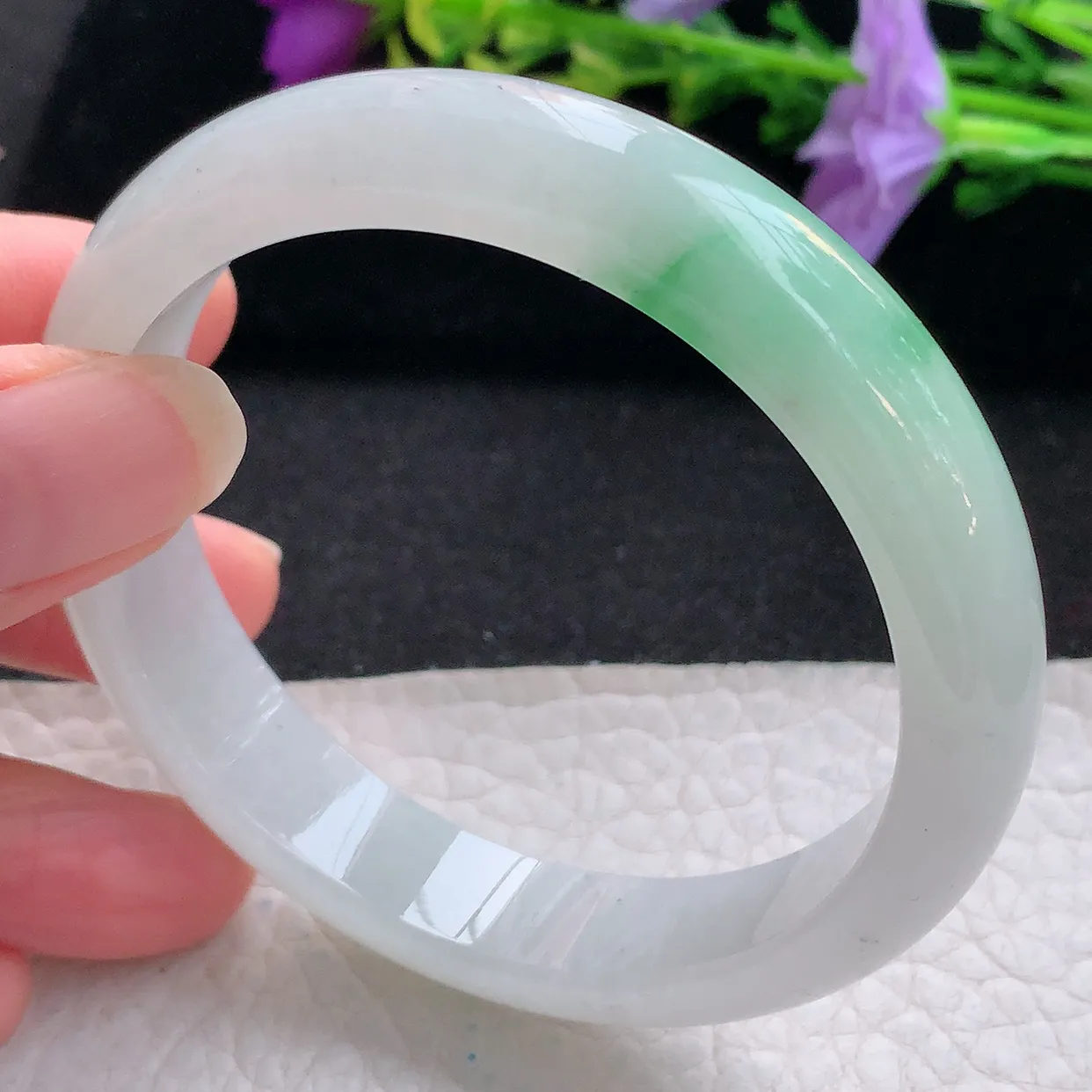 Js实拍57*12.3*7.5平安镯 天然翡翠A货手镯飘绿宽边正圈玉镯子