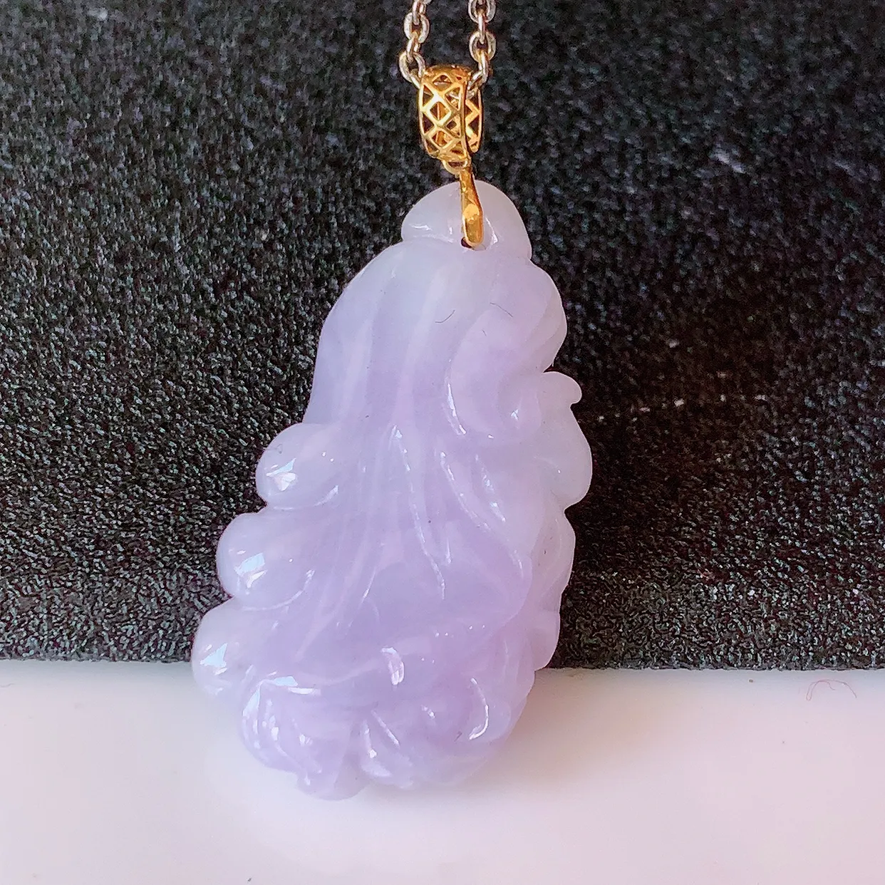 18K金镶嵌紫罗兰翡翠招百财白菜吊坠，百财聚来，财源滚滚，色泽鲜艳，精工水润的白菜，性价比高！#1.