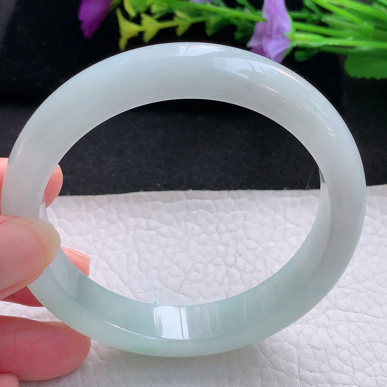 Ee大圈口60.5*12.6*8.5平安镯 天然翡翠A货手镯淡绿宽边正圈玉镯子