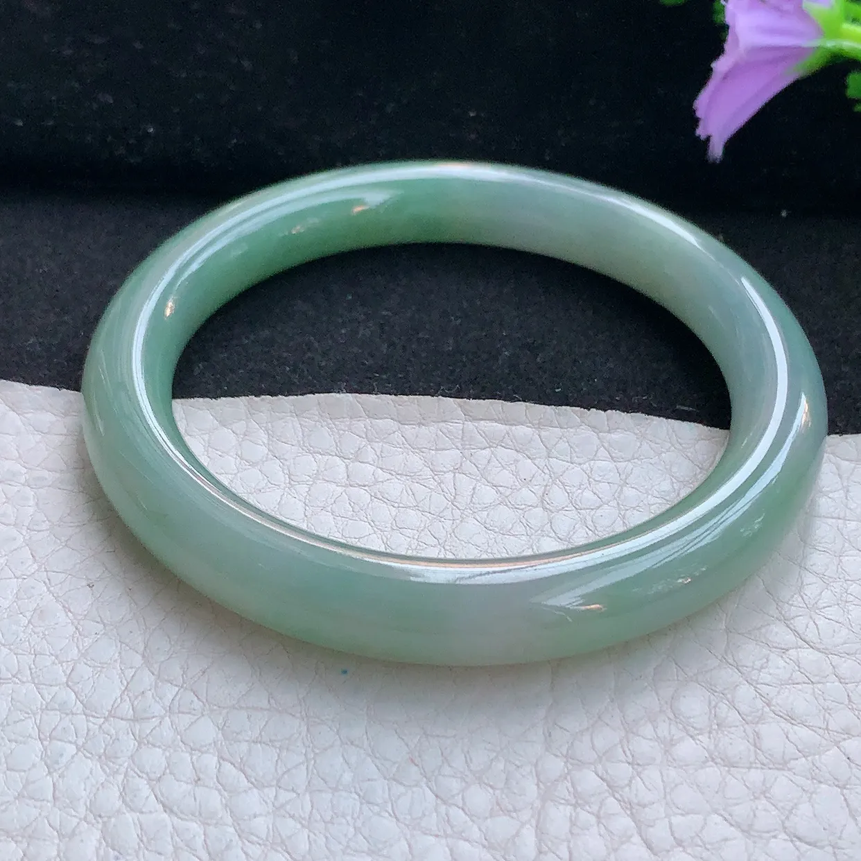 xh实拍56*9*8.8圆条镯 天然翡翠A货手镯油绿叮当镯 美人圆镯