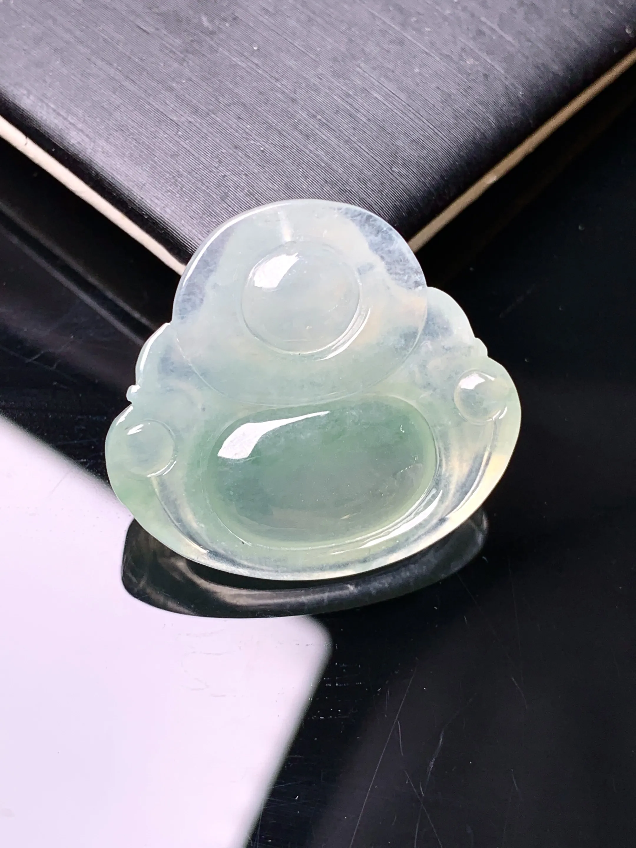 冰种佛公吊坠 玉质细腻 色泽清新艳丽 整体尺寸25*27.3*6.2