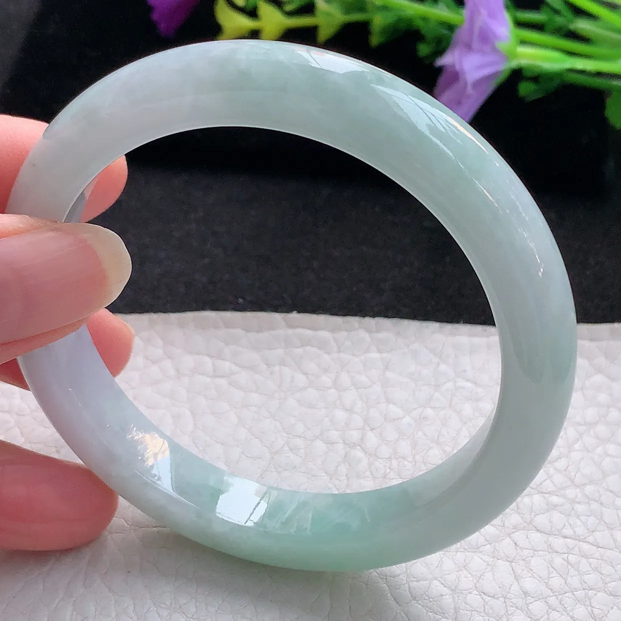 n实拍58*11*8.5平安镯 天然翡翠A货手镯浅绿宽边正圈玉镯子