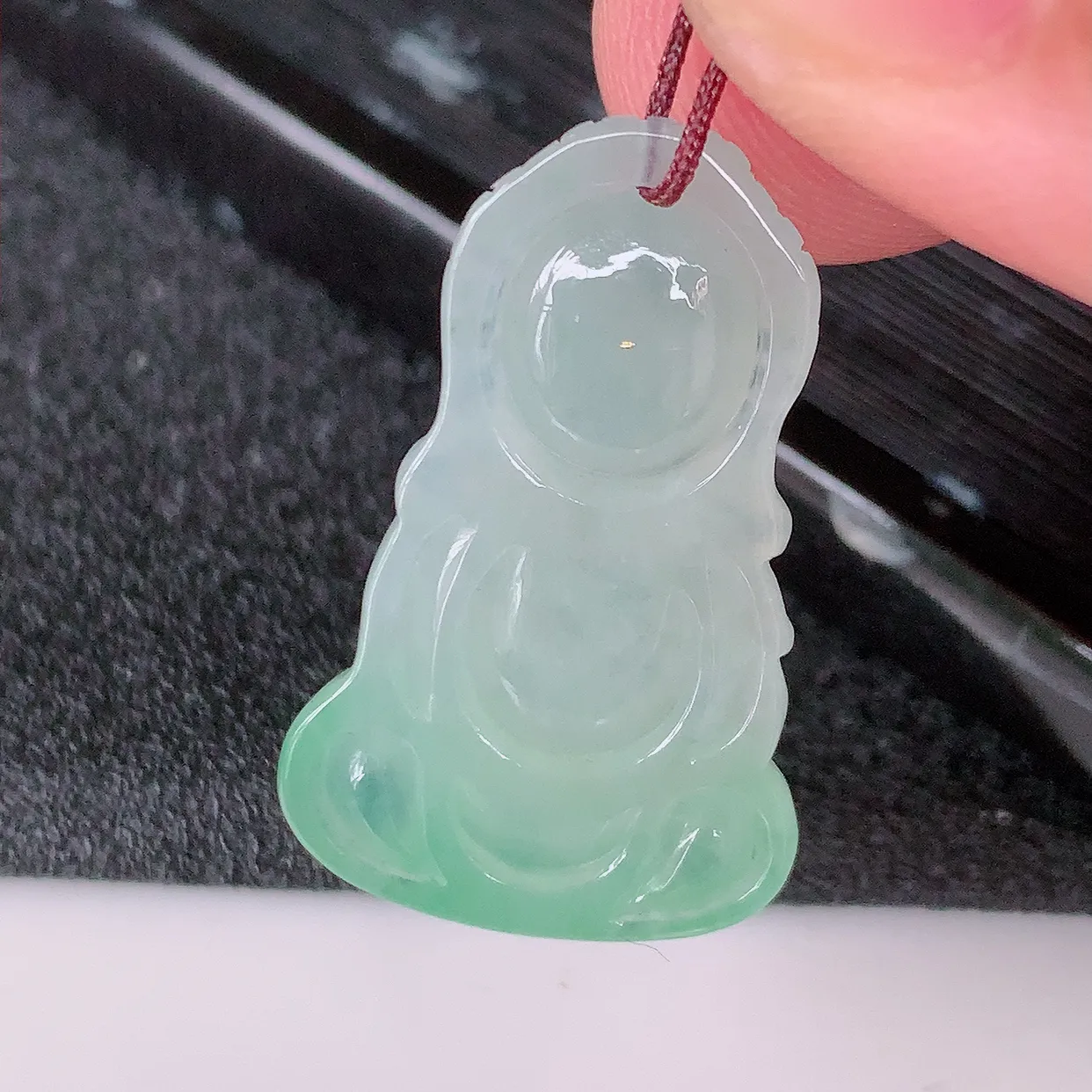 自然光实拍，冰种飘绿翡翠保平安宝宝佛吊坠，一生平安，玉质莹润，佩戴佳品，#57.24