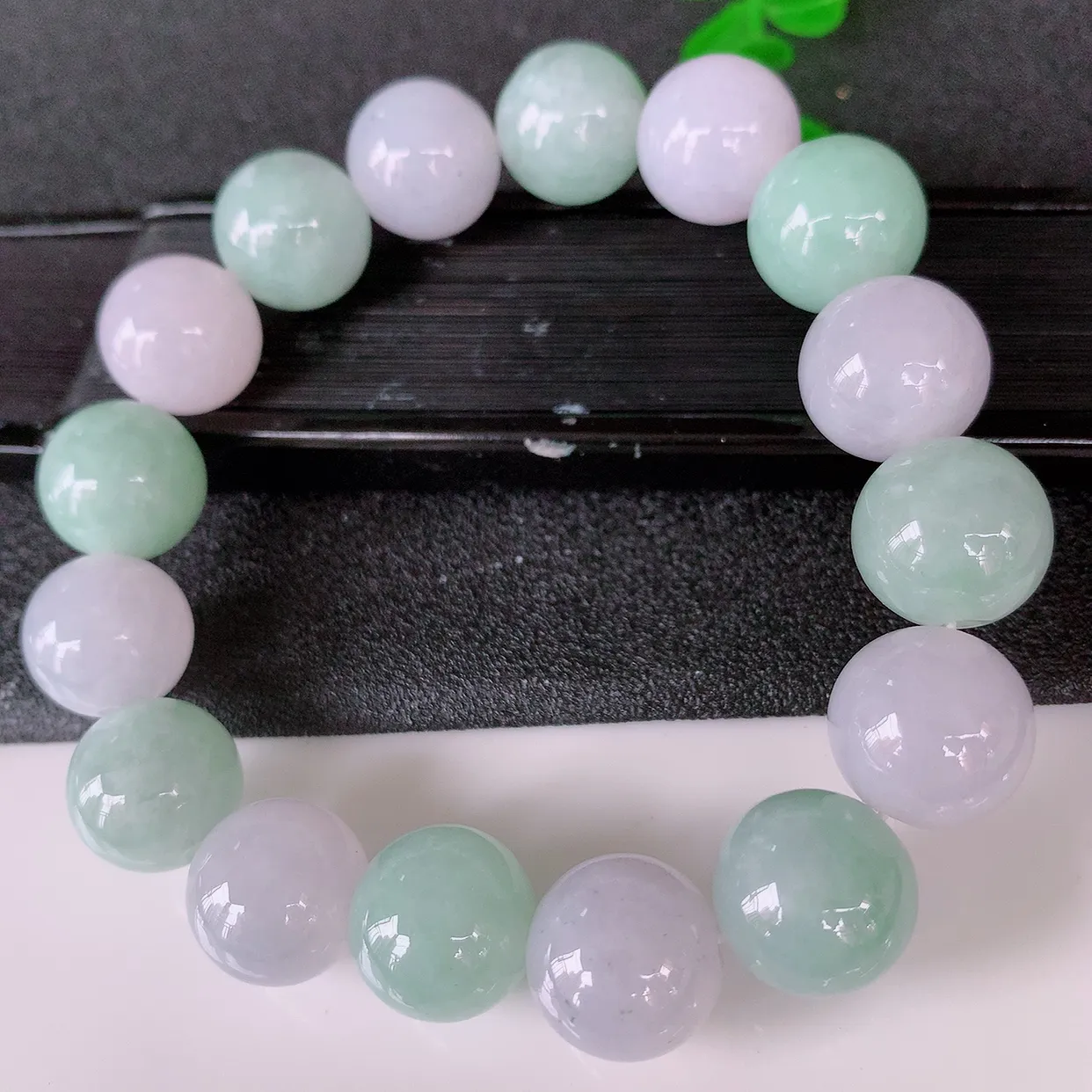 自然光实拍，冰润紫罗兰、难看了翡翠手链，翡翠手串，颜色丰富，料子细腻，高档大气，自戴送礼佳品！#46.24取一尺寸13.2