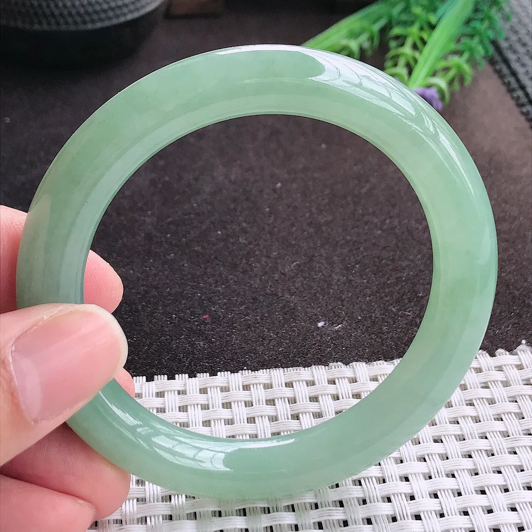 实拍A货翡翠56/10.1/10.2老坑冰胶水灵冰晴满绿圆条手镯玉镯手环