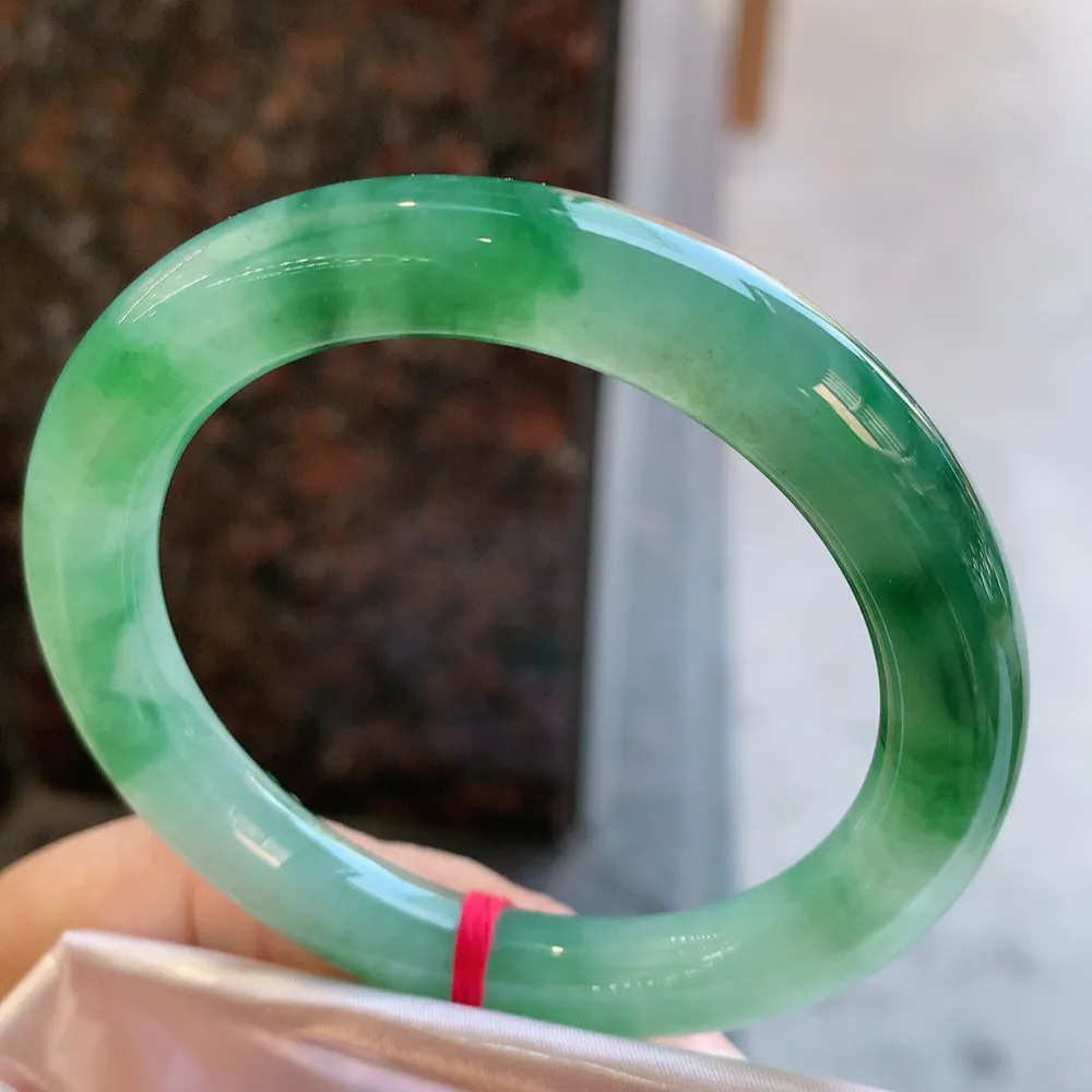 圆条冰绿花 无瑕 尺寸:53.2/9.1 种色俱佳