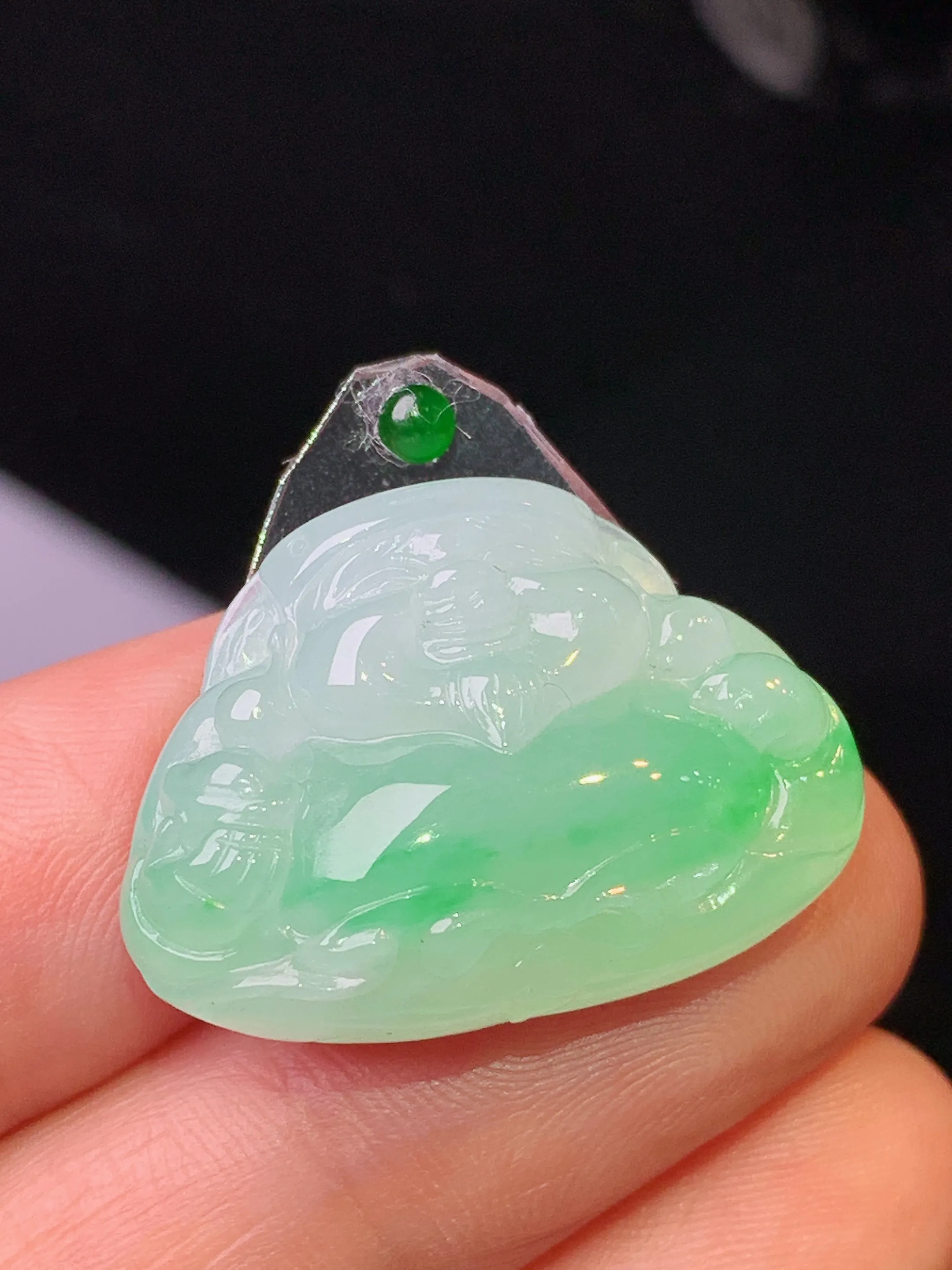 镶嵌款 飘绿佛公吊坠 玉质细腻 色泽清新艳丽 整体尺寸18.7*25.8*7.2