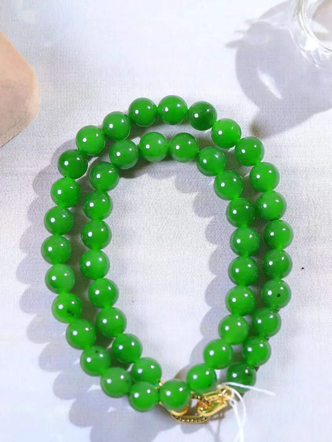 【珠圆玉润.项链】

精品和田玉碧玉珠圆玉润项链 玉质细腻油润 饱满光滑 质朴无华，悠远简单，人心