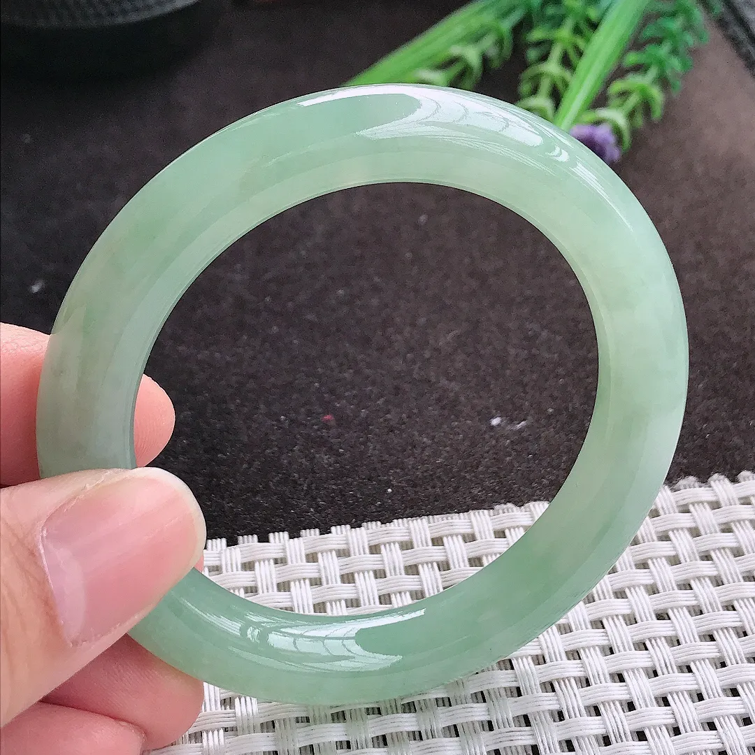 实拍A货翡翠52.5/9.9/9.7老坑冰胶水灵冰晴绿圆条手镯玉镯手环