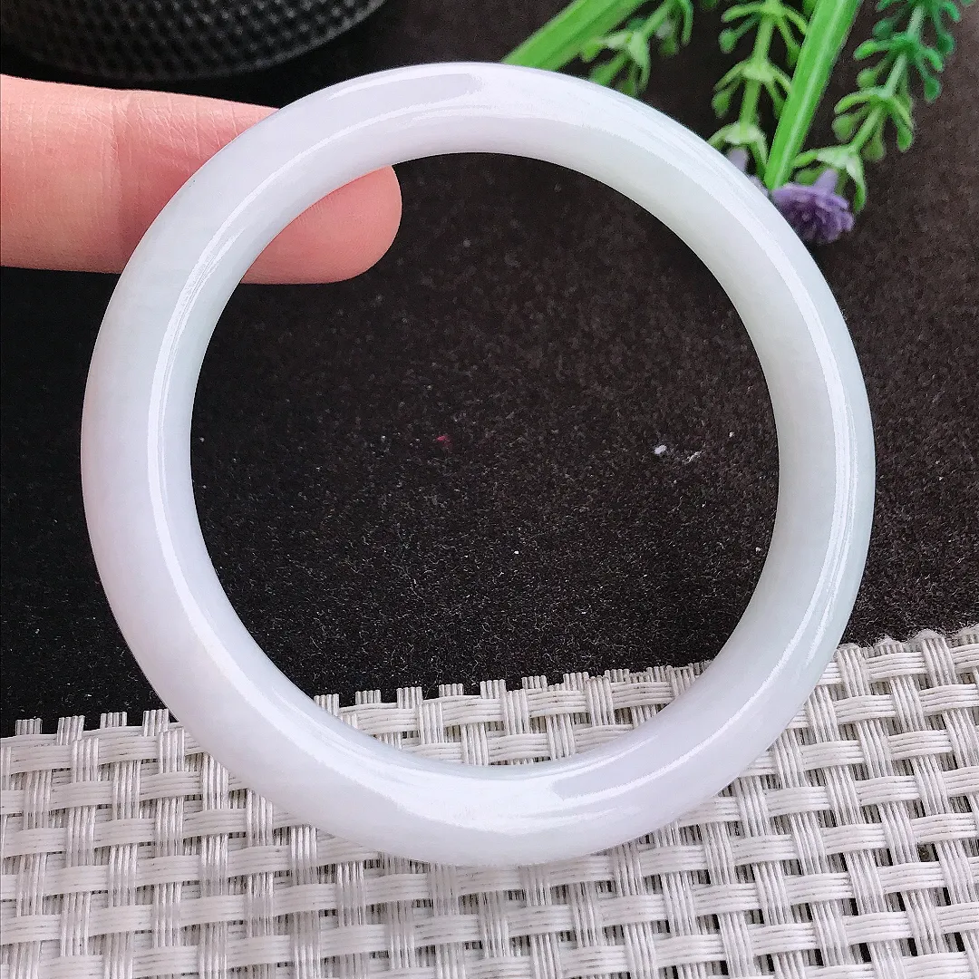实拍A货翡翠56/8.5/8.9老坑秀气温润白月光圆条手镯翡翠玉镯手环