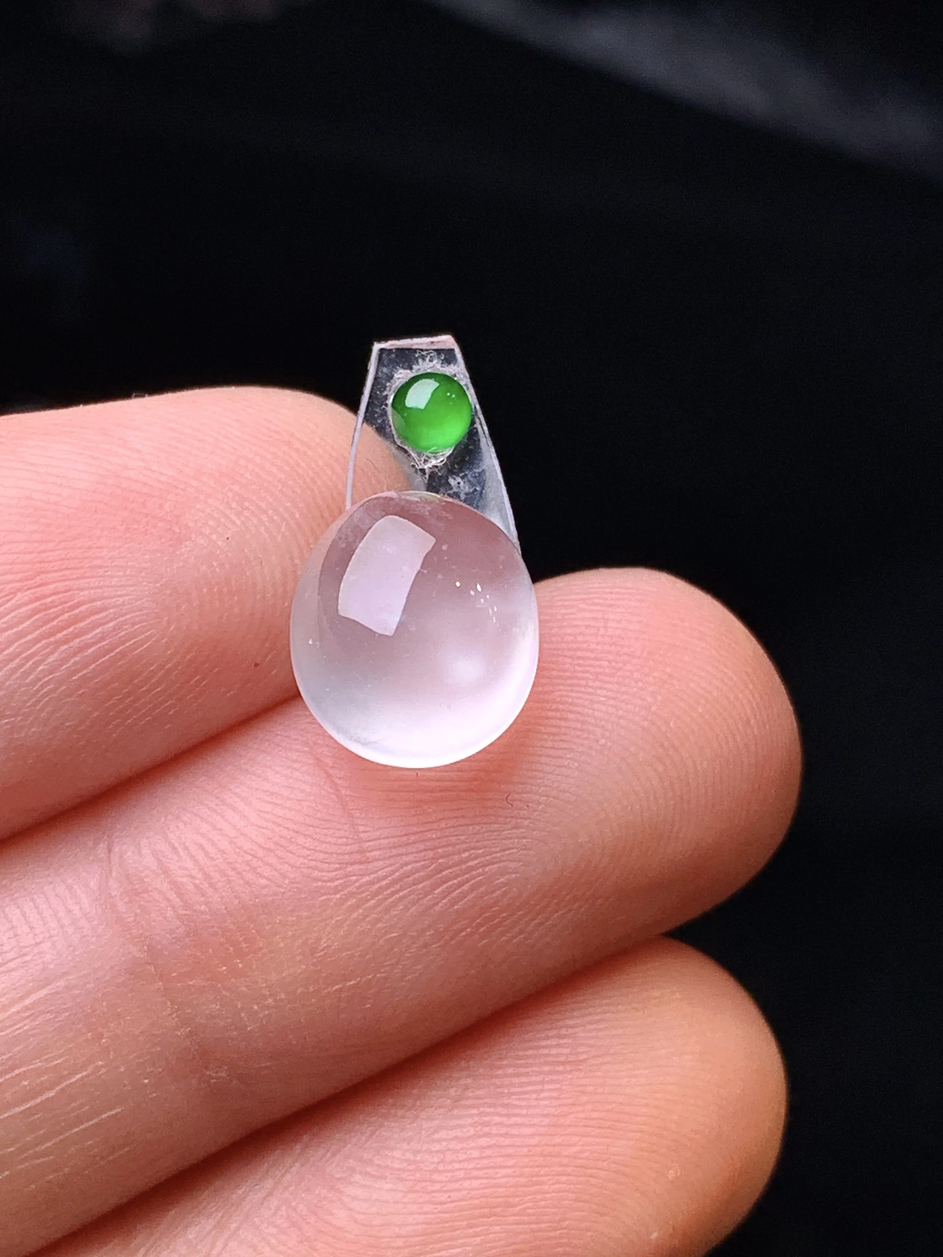 镶嵌款 冰种蛋面吊坠 玉质细腻 色泽清新艳丽 整体尺寸9.5*8.2*4.8