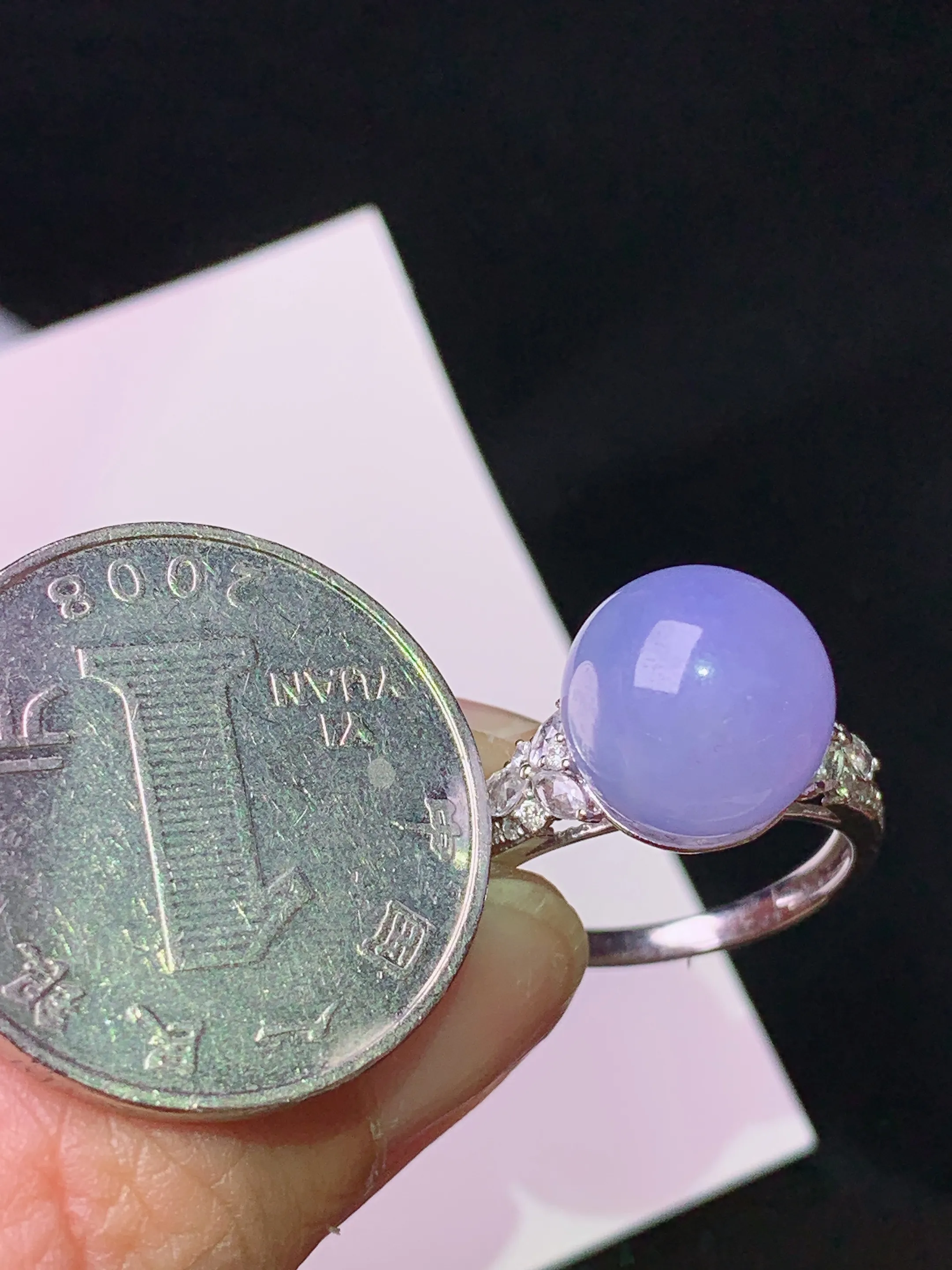 18k金钻镶嵌紫罗兰圆珠戒指 玉质细腻 色泽清新艳丽 圈口13.5 整体尺寸11