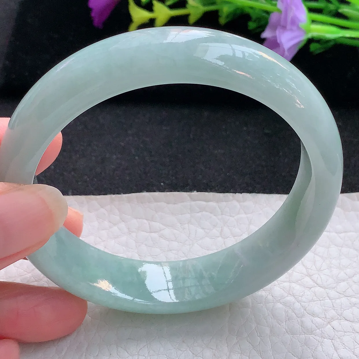 nr大圈口59.5*15.3*8平安镯 天然翡翠A货手镯淡绿宽边正圈玉手镯