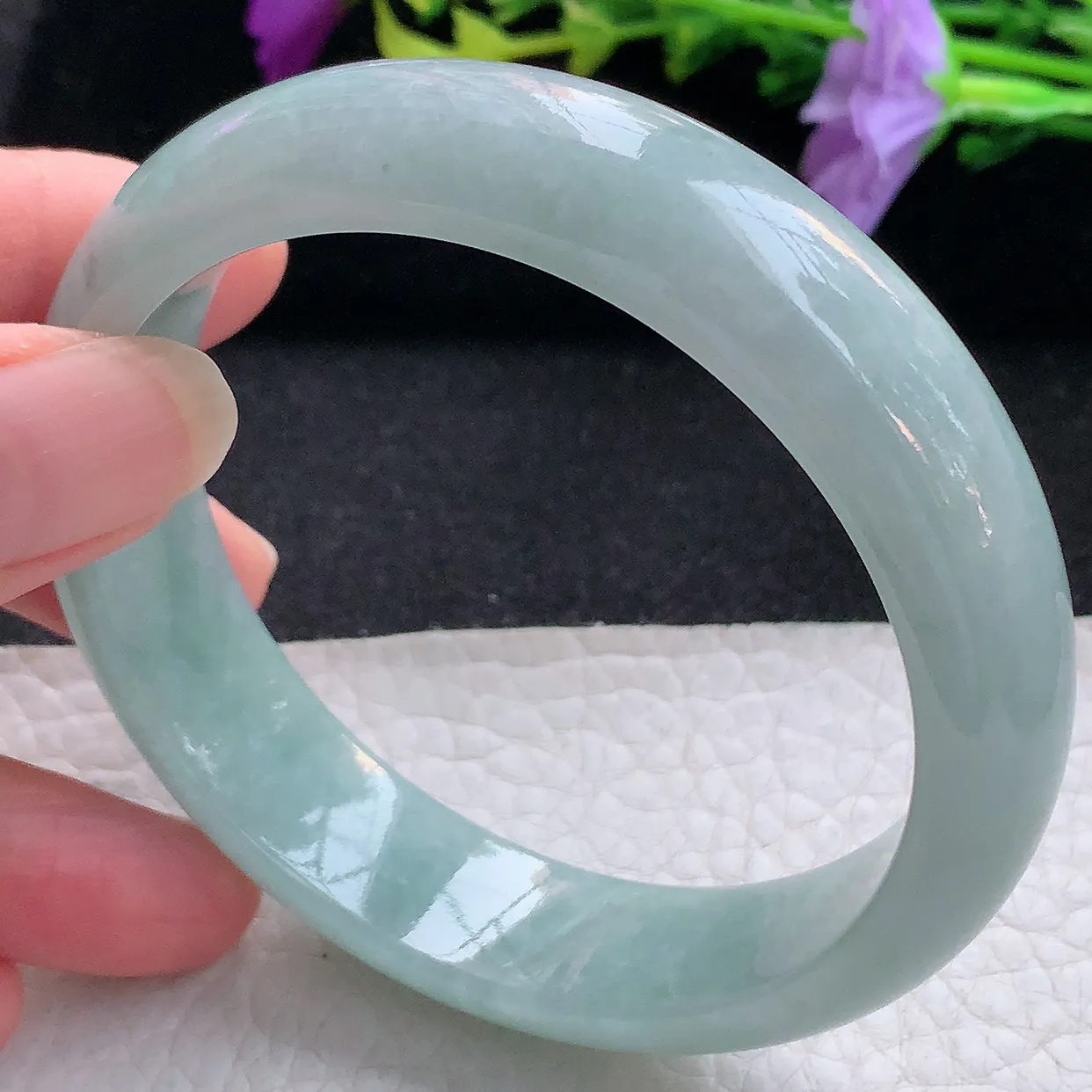 nr大圈口59.5*15.3*8平安镯 天然翡翠A货手镯淡绿宽边正圈玉手镯