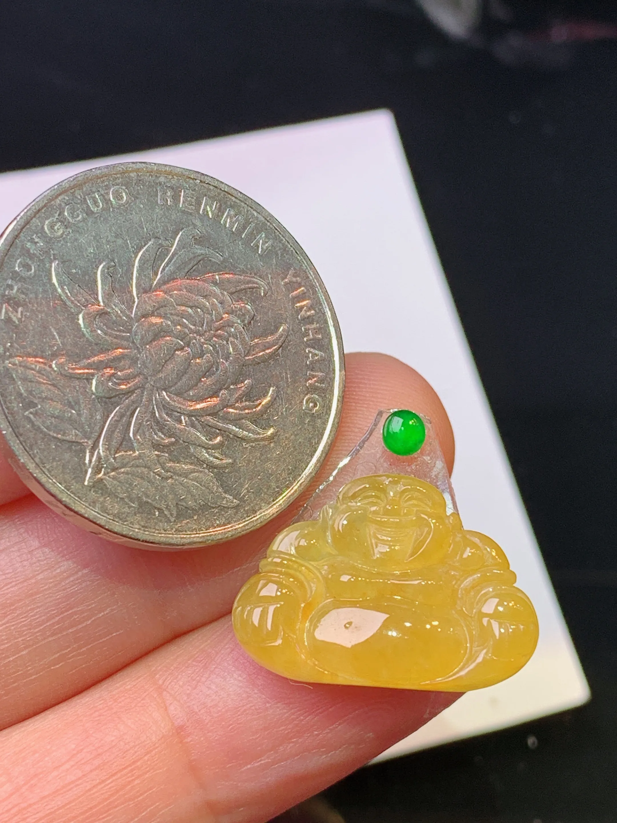 镶嵌 黄翡佛公吊坠 玉质细腻 色泽清新艳丽 整体尺寸13.5*18*4.5