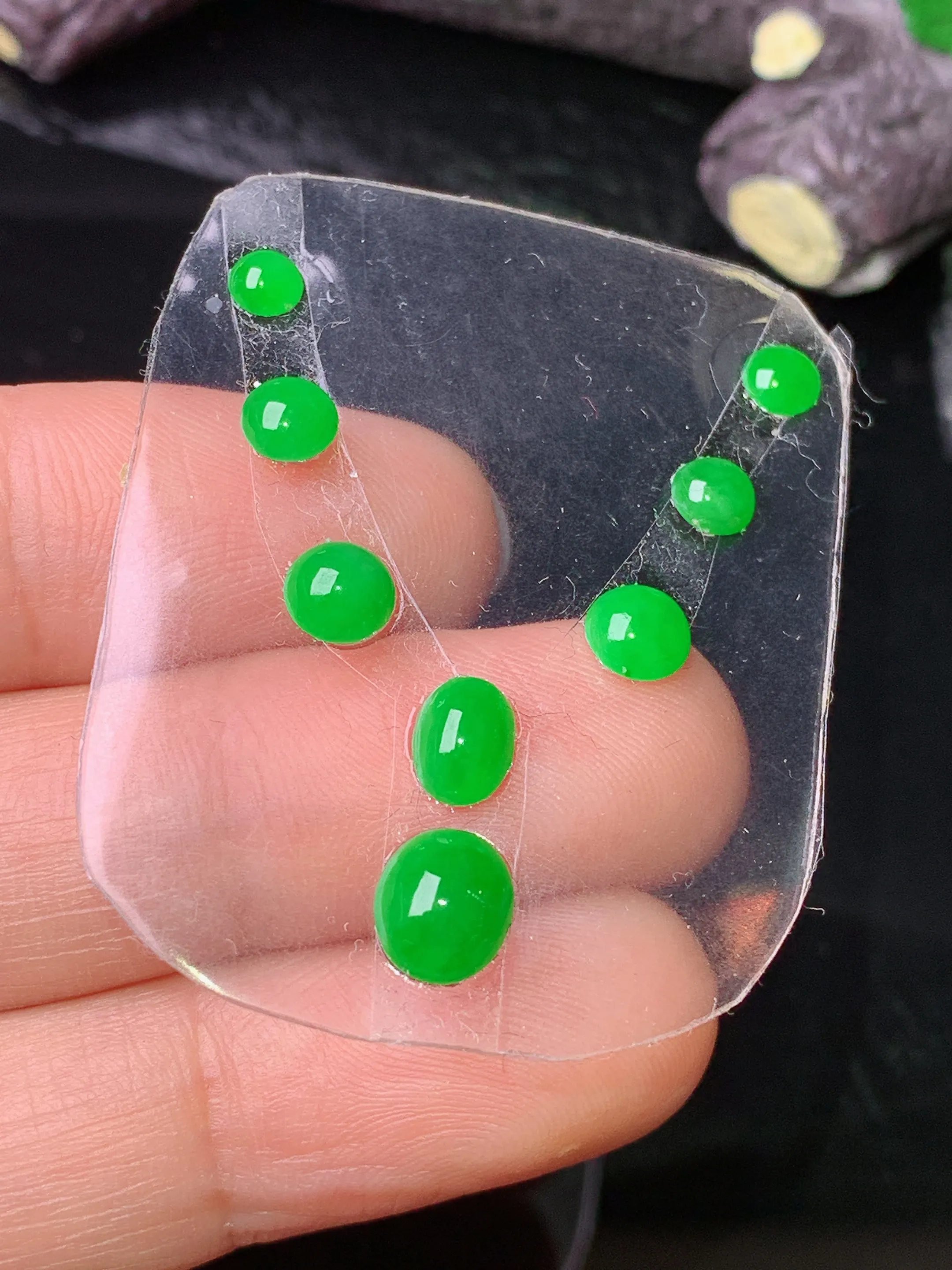 镶嵌款 满绿蛋面 玉质细腻 色泽清新艳丽 整体尺寸6.5*5.7*3