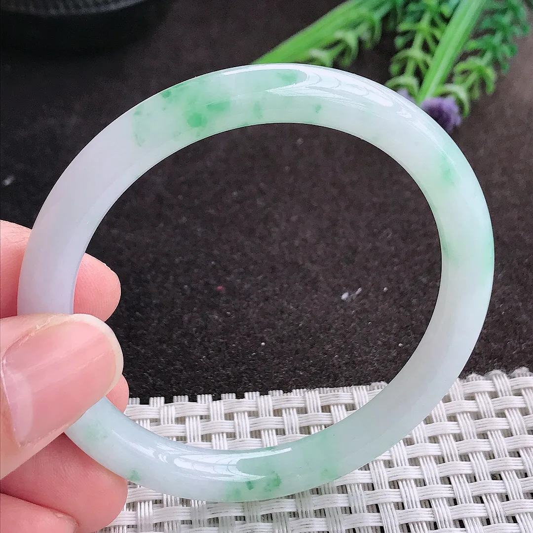 实拍A货翡翠54/7.3/7.6老坑冰润水灵飘绿花圆条手镯宽边玉镯手环