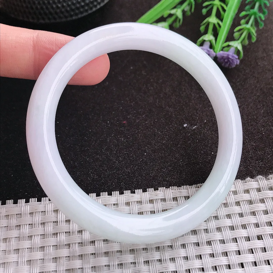 实拍A货翡翠56/8.5/8.9老坑秀气温润白月光圆条手镯翡翠玉镯手环