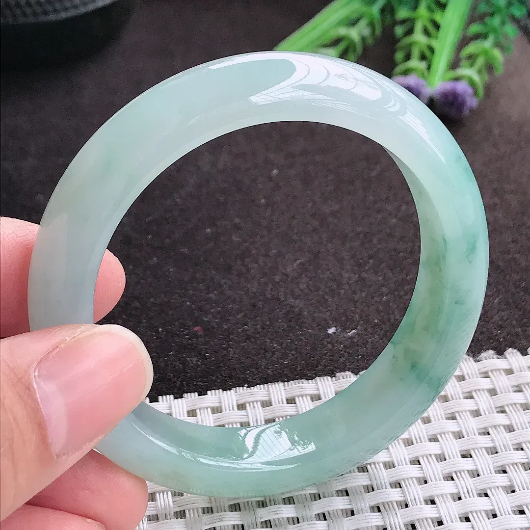 实拍A货翡翠51.5/12.2/8.2小圈口老坑冰胶果冻飘蓝花手镯宽边玉镯手环