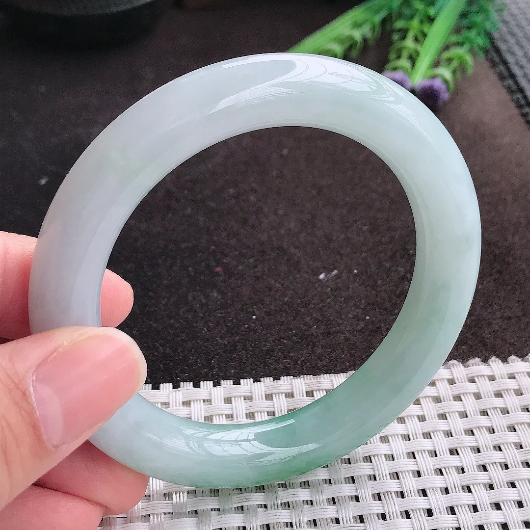 实拍A货翡翠56/11/10.8老坑精美冰润飘花胖圆条手镯翡翠玉镯手环