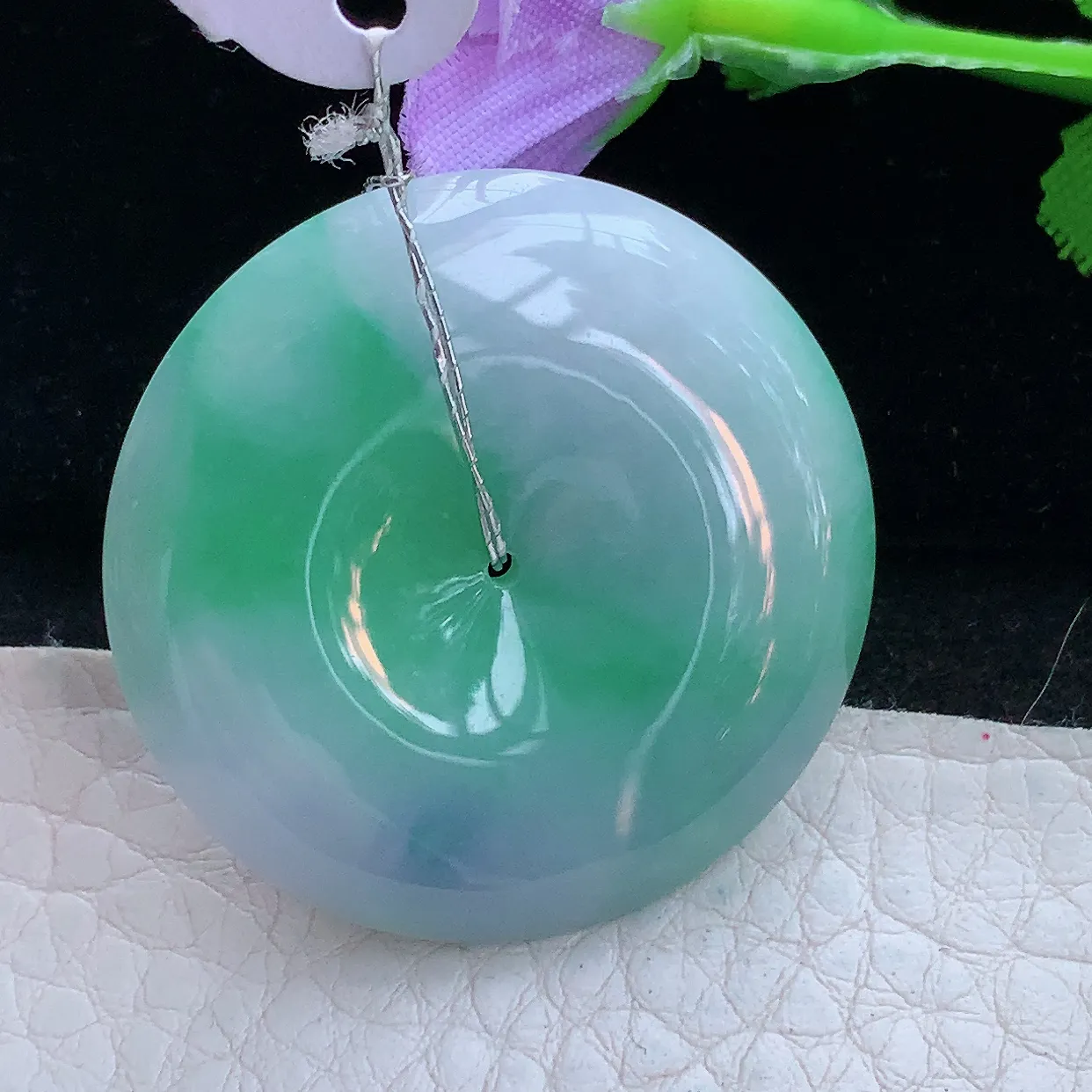 xqa实拍35*5.8缅甸翡翠浅绿大平安扣玉坠