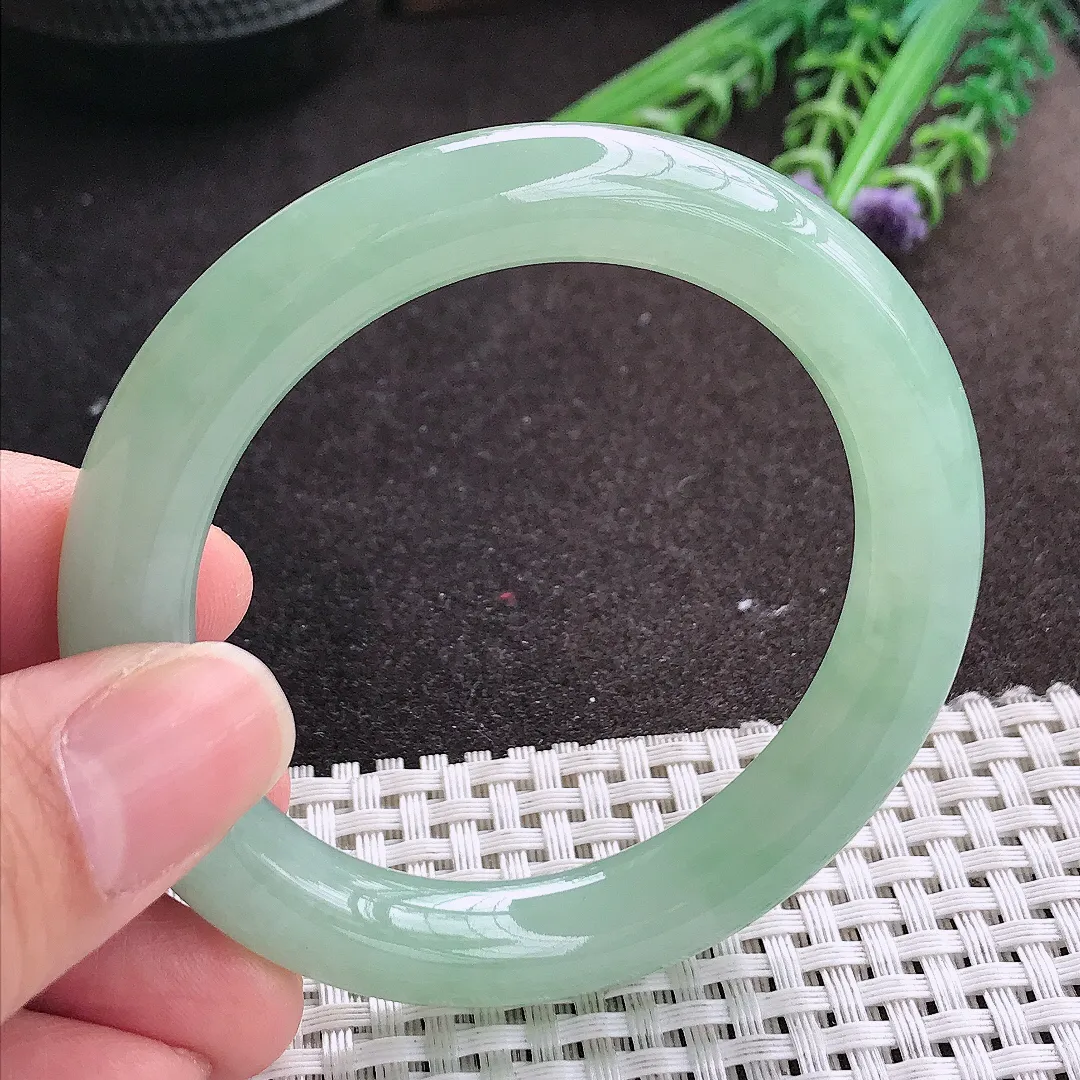 实拍A货翡翠52.5/9.9/9.7老坑冰胶水灵冰晴绿圆条手镯玉镯手环