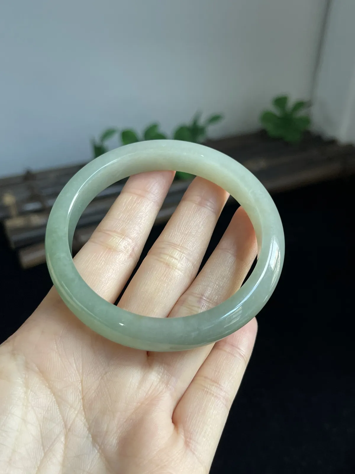 正圈55.8圈口，翡翠冰糯种黄色手镯