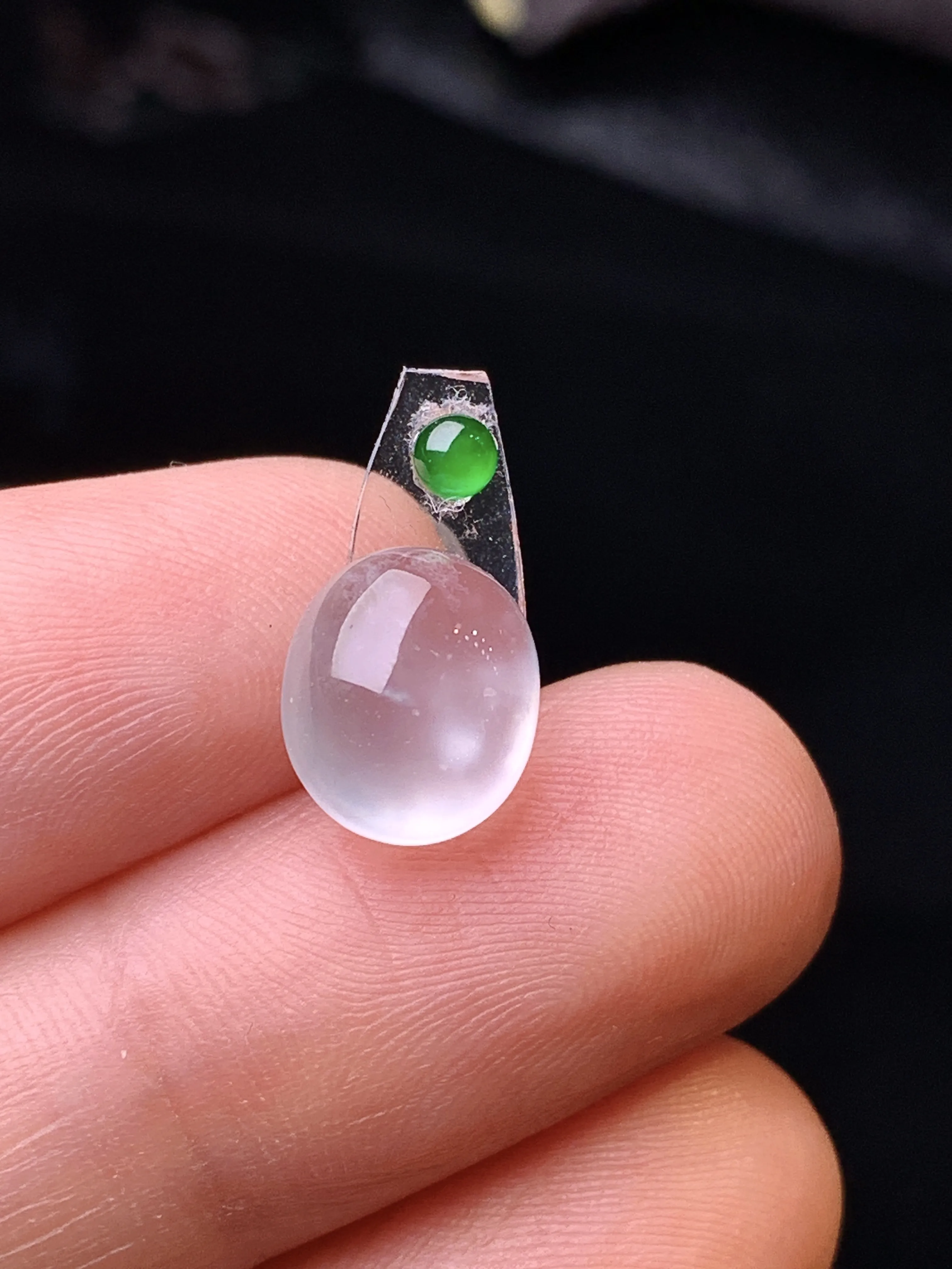 镶嵌款 冰种蛋面吊坠 玉质细腻 色泽清新艳丽 整体尺寸9.5*8.2*4.8