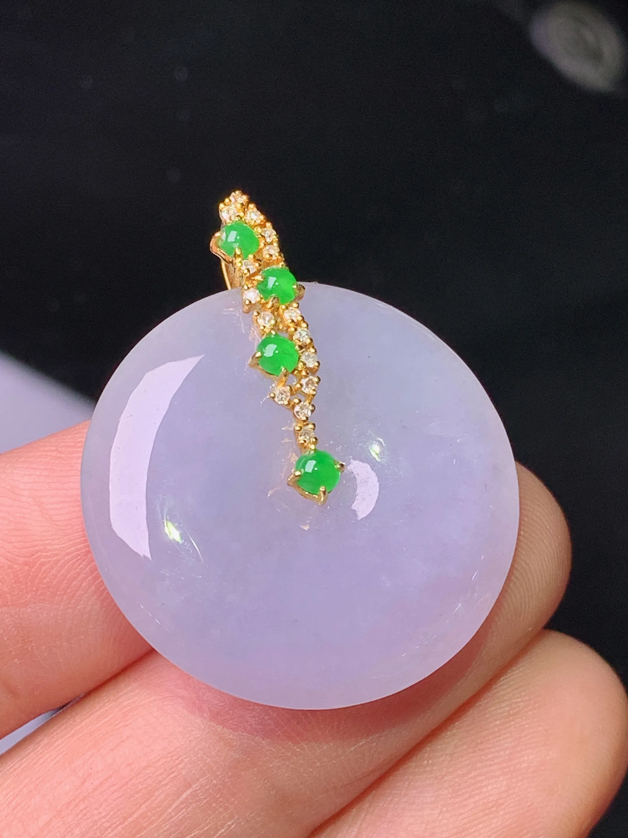 18k金钻镶嵌紫罗兰平安扣吊坠 玉质细腻 色泽清新艳丽 整体尺寸30.2*25*5.5