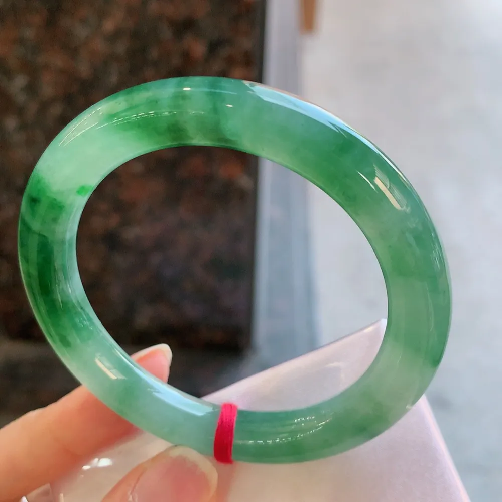 圆条冰绿花 无瑕 尺寸:53.2/9.1 种色俱佳