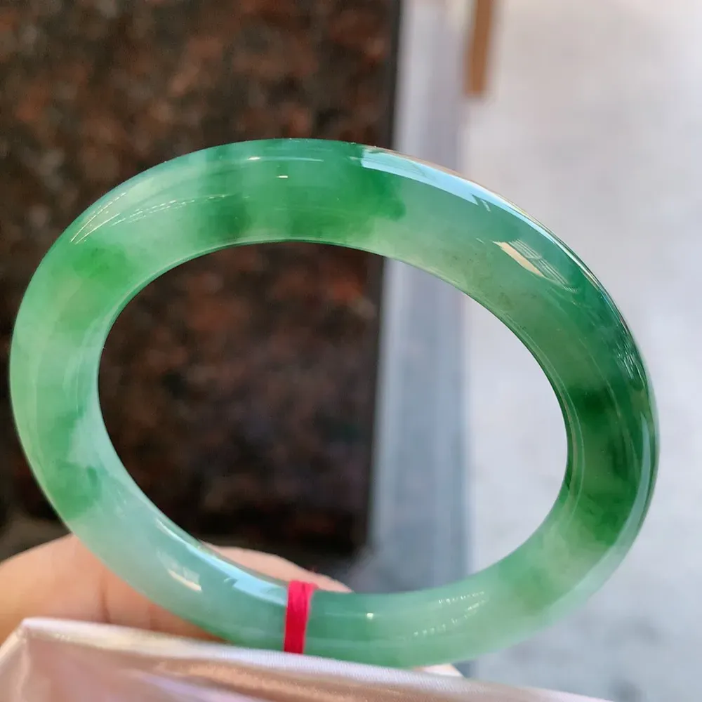 圆条冰绿花 无瑕 尺寸:53.2/9.1 种色俱佳