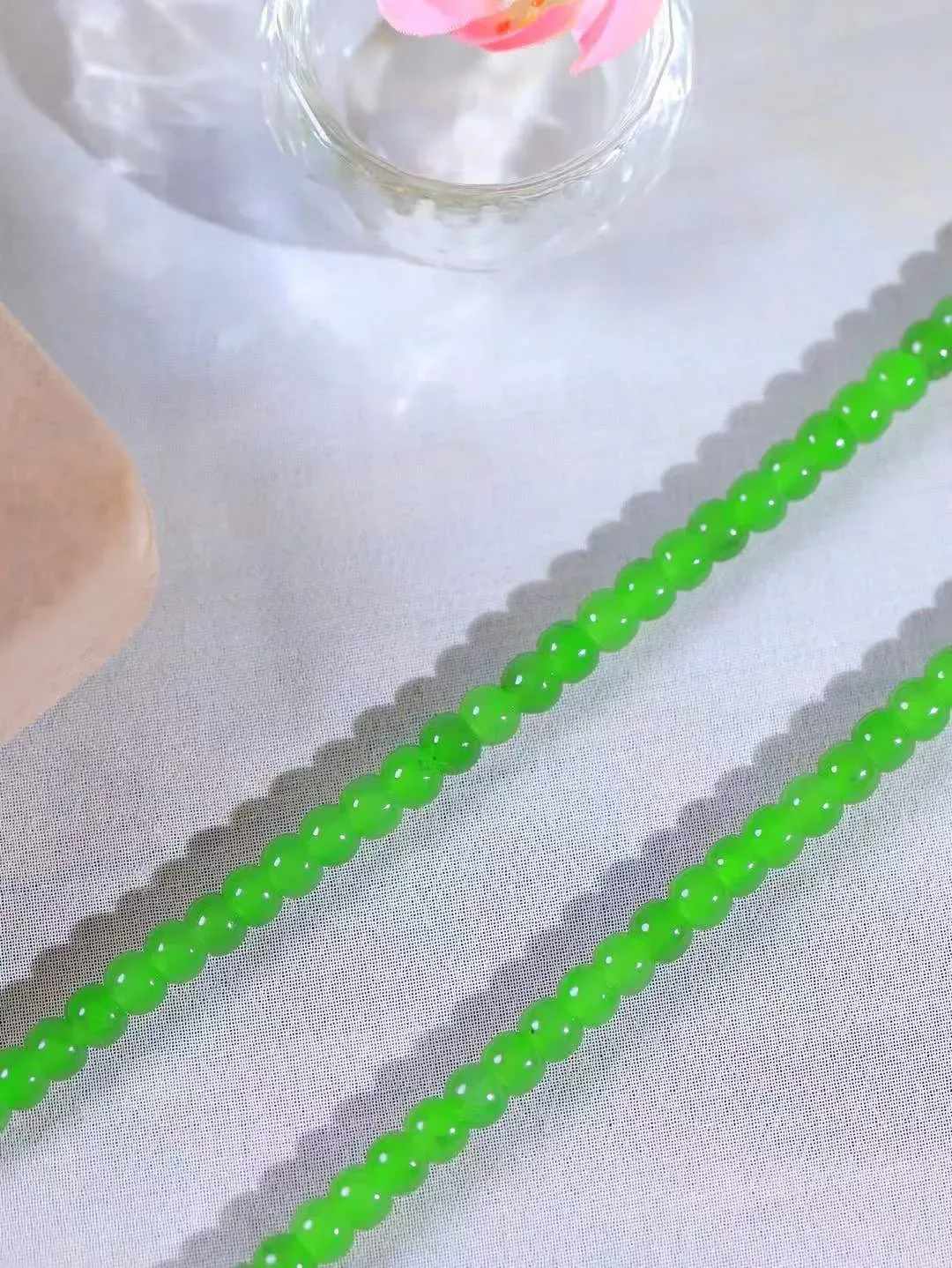 （老型珠.项链）

精品和田玉碧玉老型珠项链 玉质温润细腻 佩戴舒适。间关莺语花底滑，一生美好时光，无论身在何处，都有它相伴相守。事事顺遂，幸福美满，吉祥如意。重31.2克   尺寸取一4.3-5.5mm   FDL-791272631