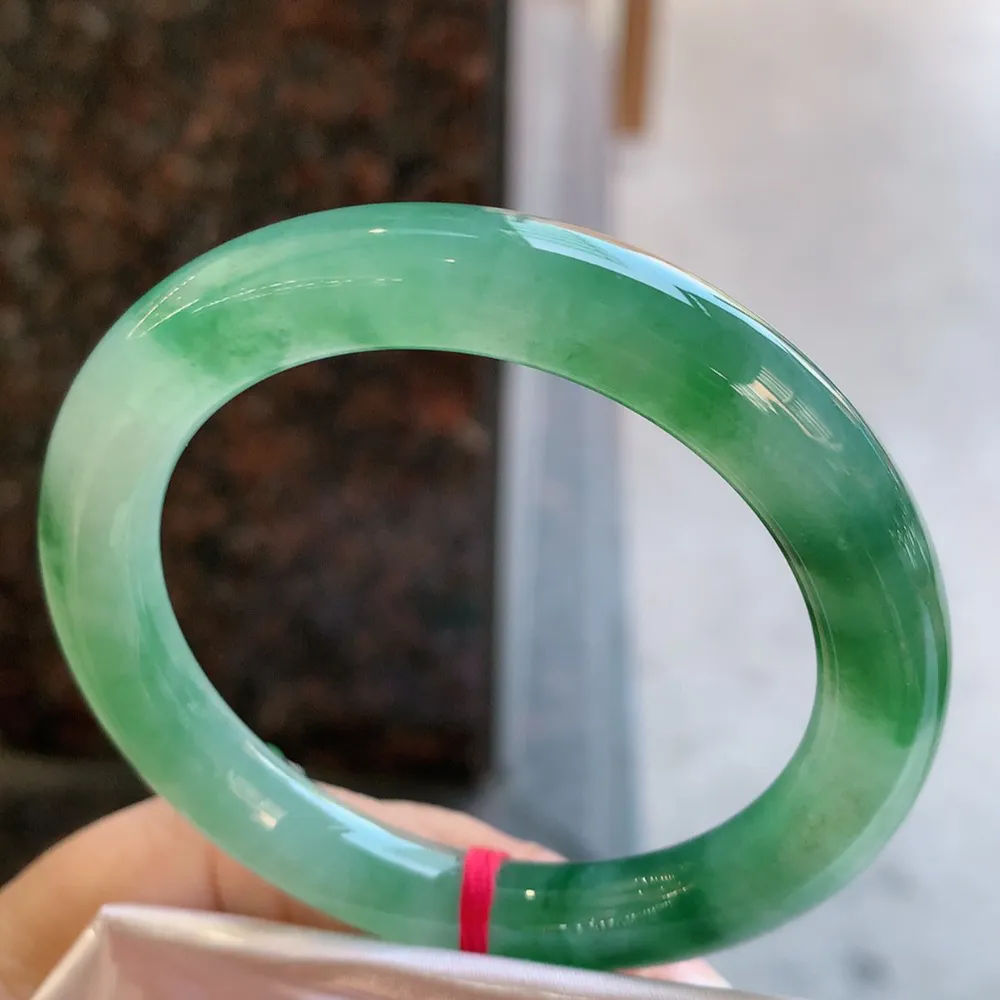 圆条冰绿花 无瑕 尺寸:53.2/9.1 种色俱佳