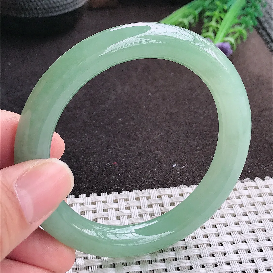 实拍A货翡翠56/10.1/10.2老坑冰胶水灵冰晴满绿圆条手镯玉镯手环